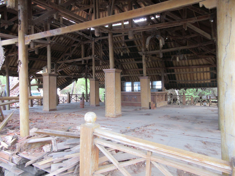 Gili Meno - Abandoned Bounty Resort