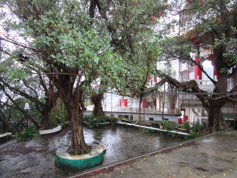 Jilongzhongzheng Park - desolate base of the temple