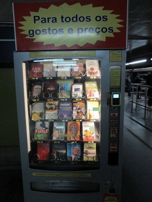 Book vending machine in the subway - great idea