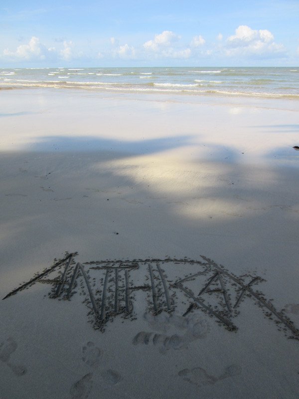 Sand is made for drawing out Heavy Metal band logos
