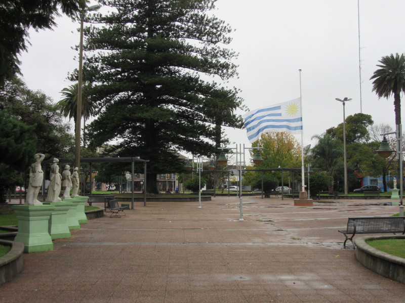 Carmelo main plaza