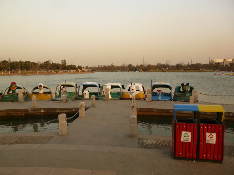 boats at Liang feng