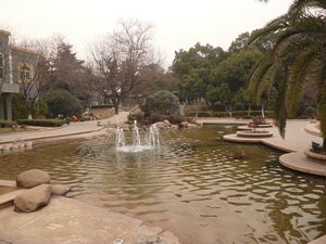 fountains outside shazou park