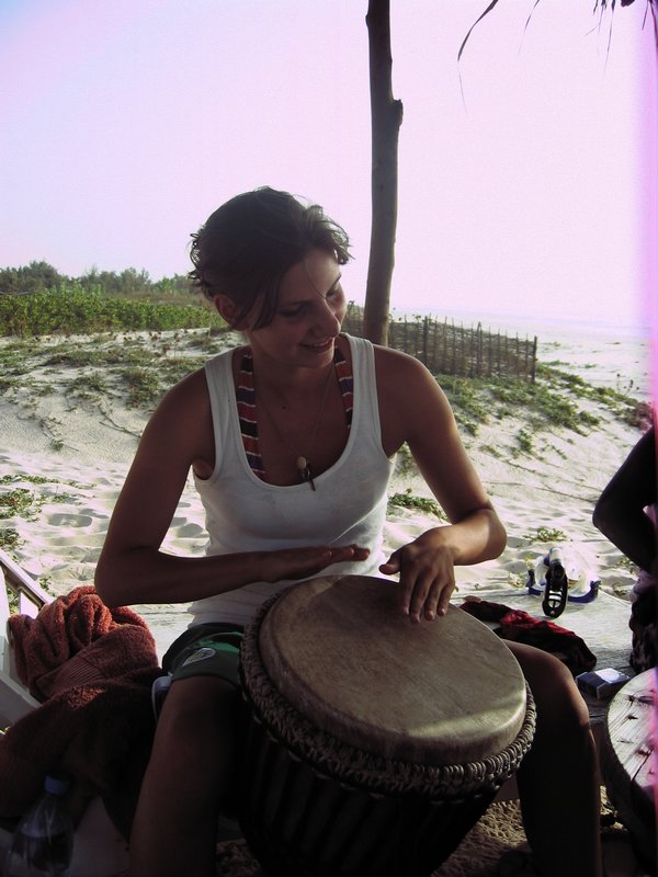 Playing th djembe