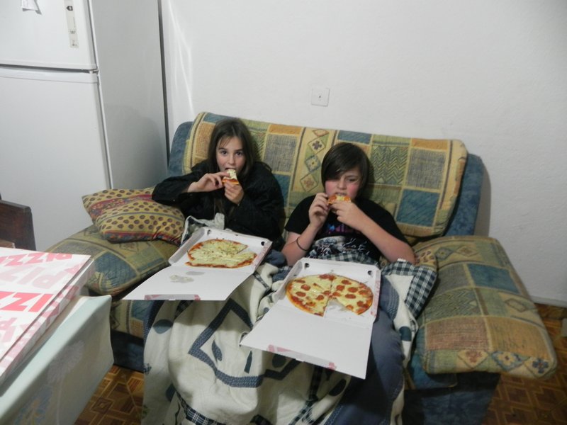 PIZZA AND BED