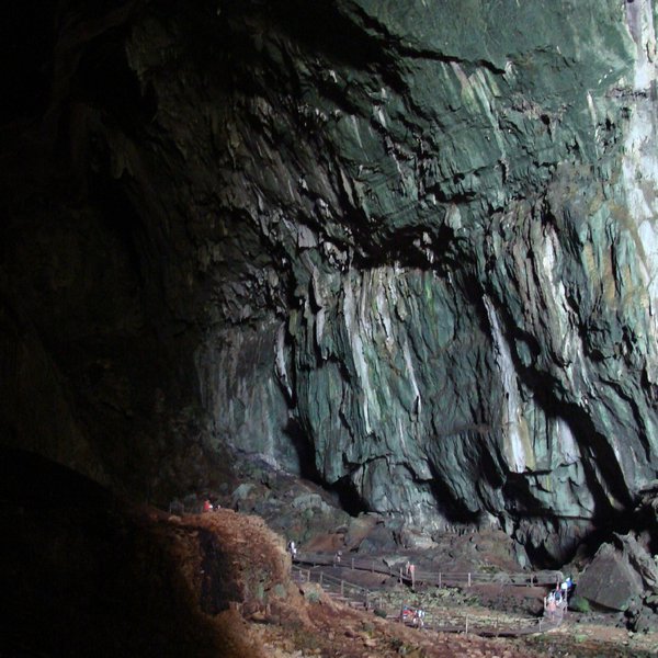 Deer Cave entrance
