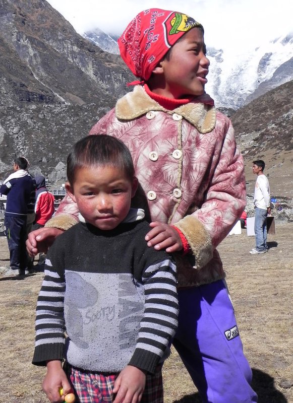 Children, Kyanjing Gompa 