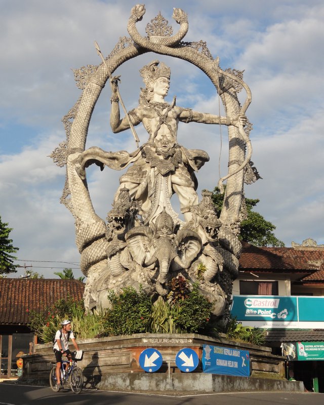 Roundabout art, Ubud
