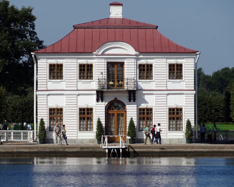 Marly Palace, Peterhof