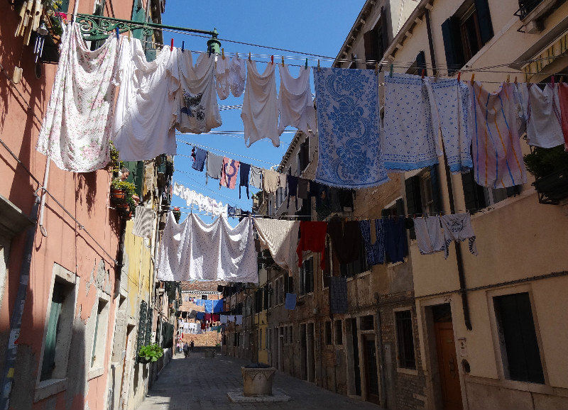 Laundry day, Castello