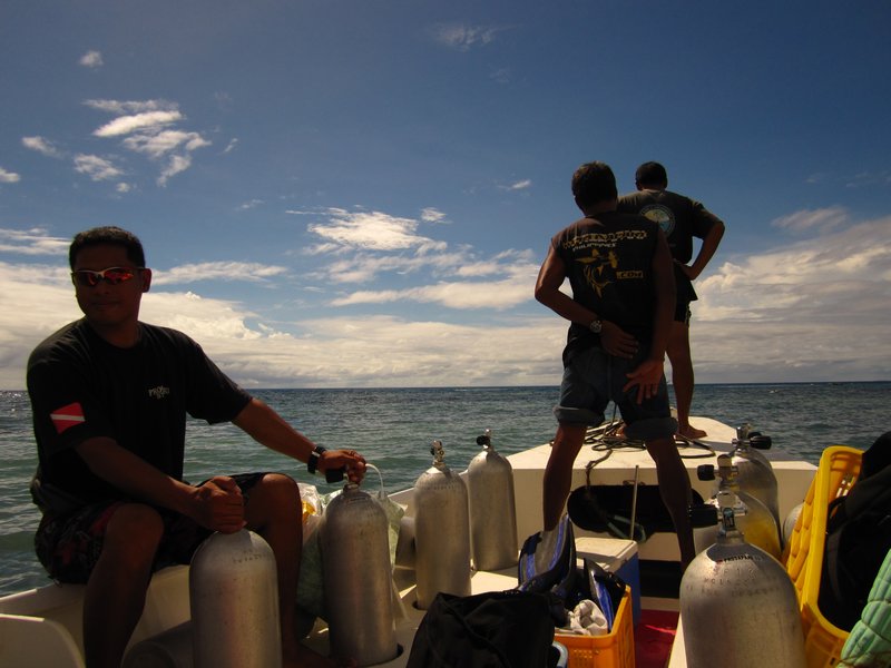 Victor (dive master) and dive crew