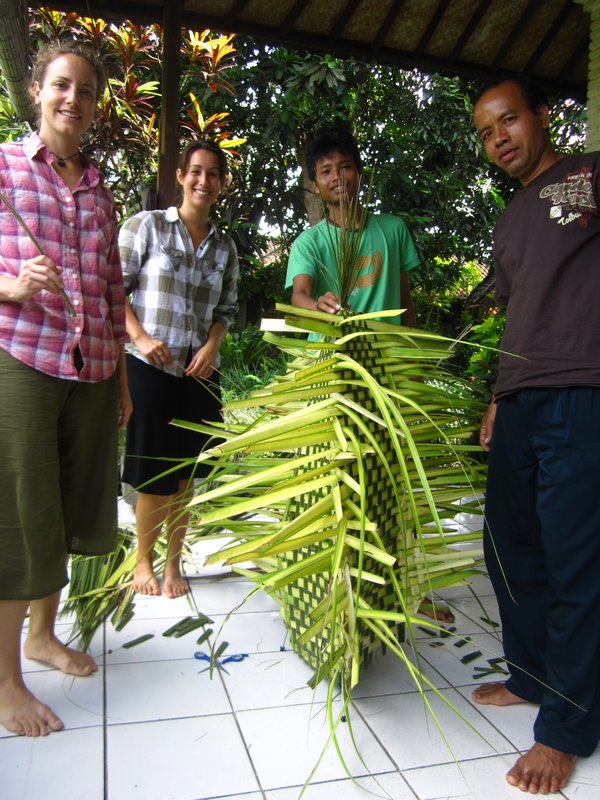 Trimming the tree with our Balinese friends
