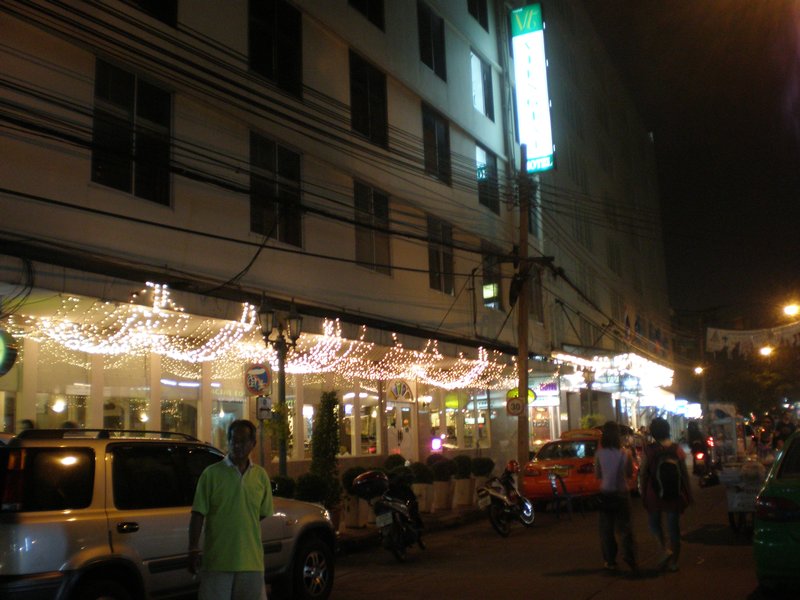 Viengtai Hotel at night