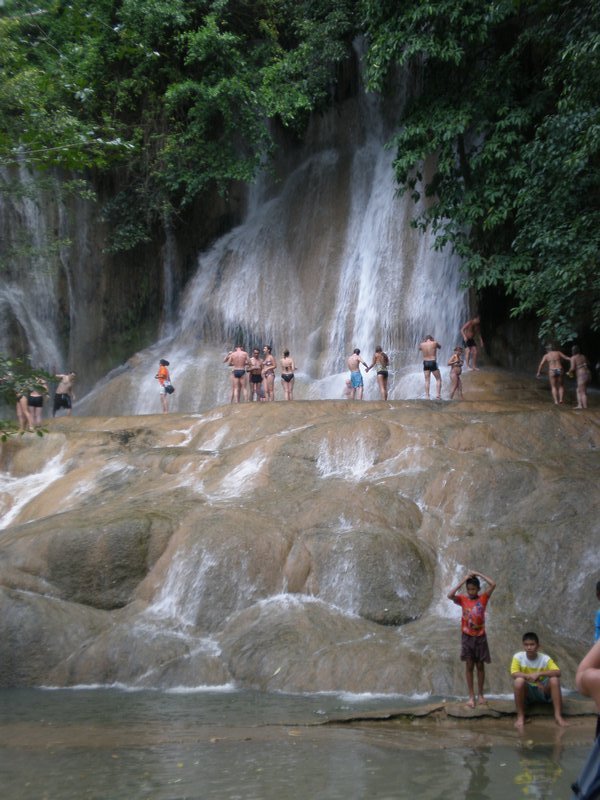 Saiyok Noi Falls