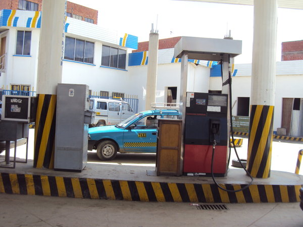 na pumpe/ on a petrol station