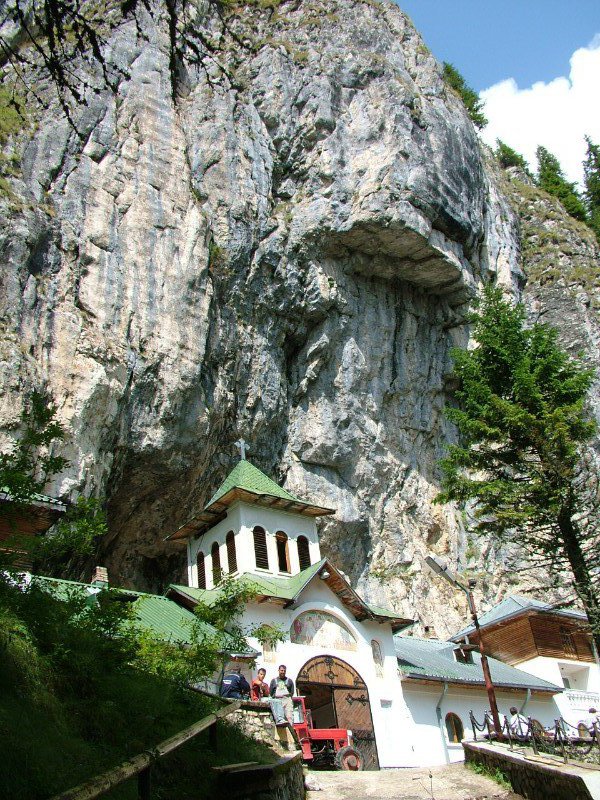 horie Bucegi - Ialomiciorský kláštor
