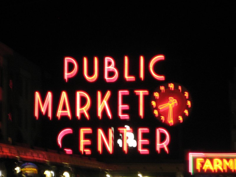 pike place at night