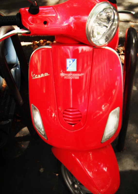 ahhh to own a vespa, just like this one