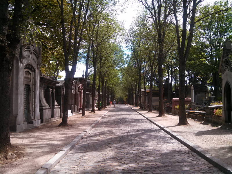 Avenue in Perre Lachaise Cemetary