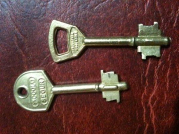 2 skeleton keys
