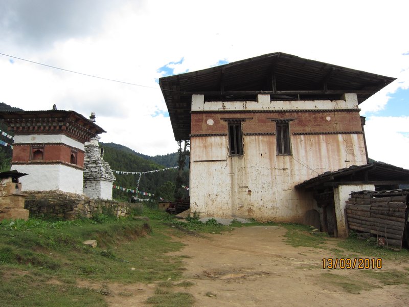 Neyphug Monastery