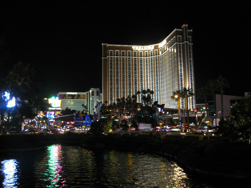 2 oct. arrivée à Las Vegas15 Treasure Island Hotel