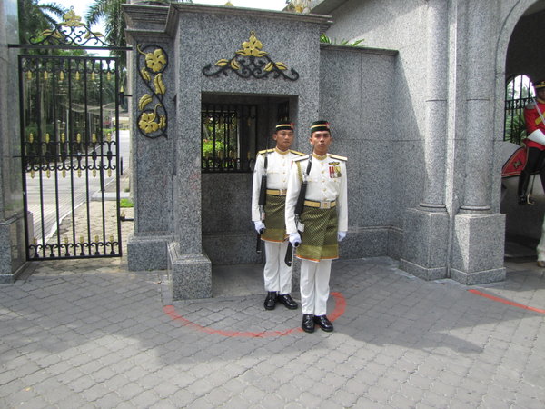 changing of the guard, Royal Palace