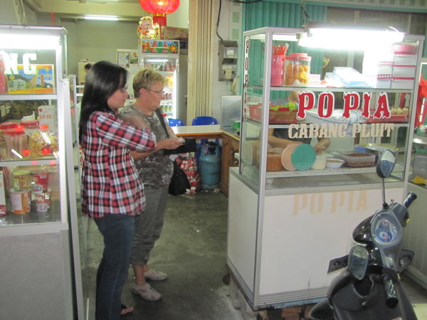 buying Po Pia at a street market (this is a Sumatra specialty only available at certain places in Jakarta)