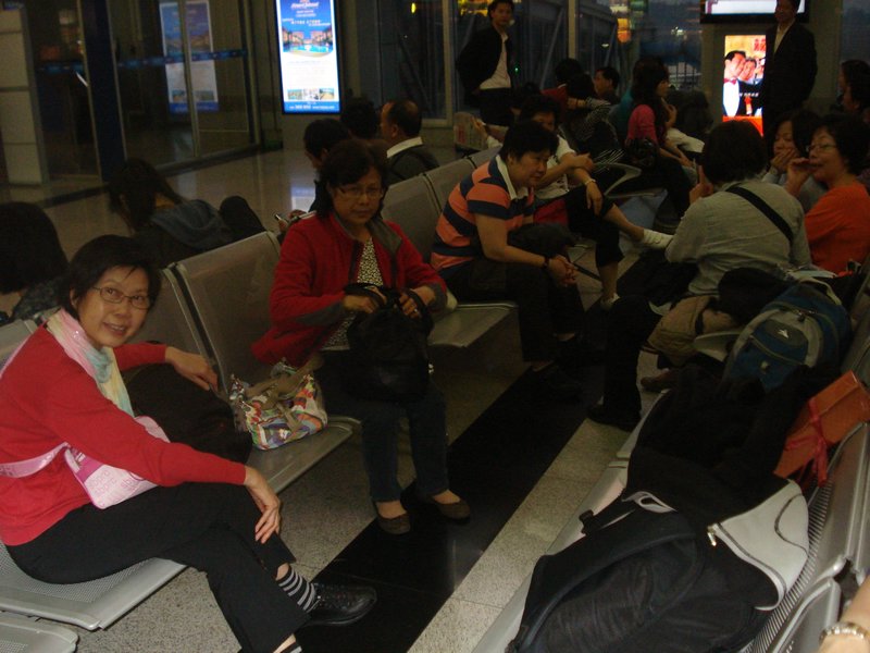 DSC00692 Resting at Changsha airport