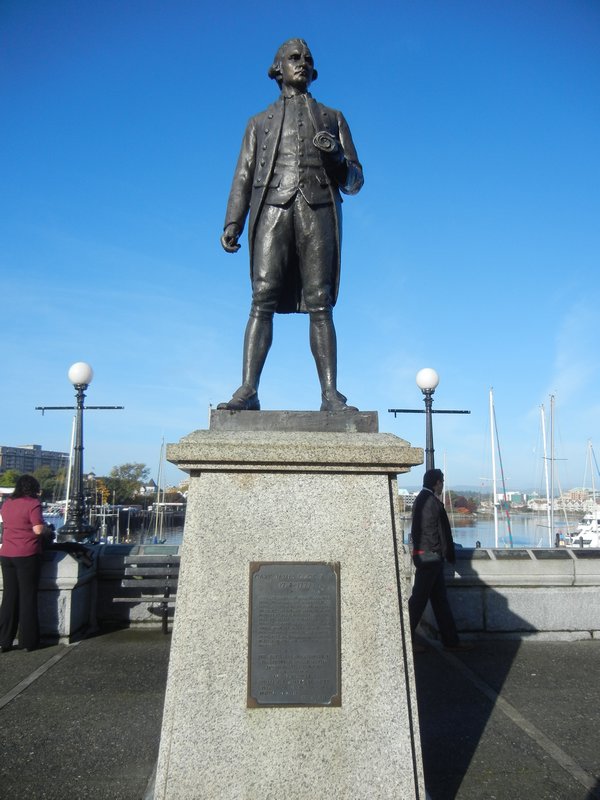 Look at the beautiful blue sky behind Captain Cook!