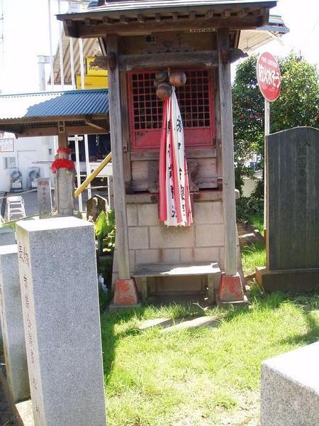 Shrine at the corner of a street