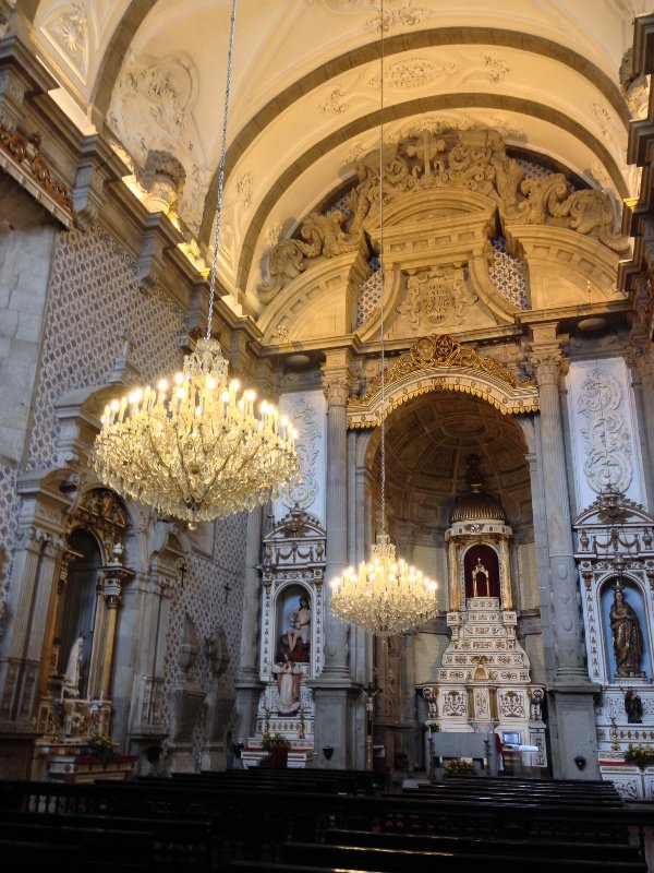 Inside the Miseracórdia church 