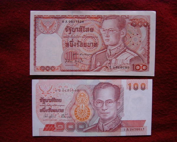 100 Baht notes