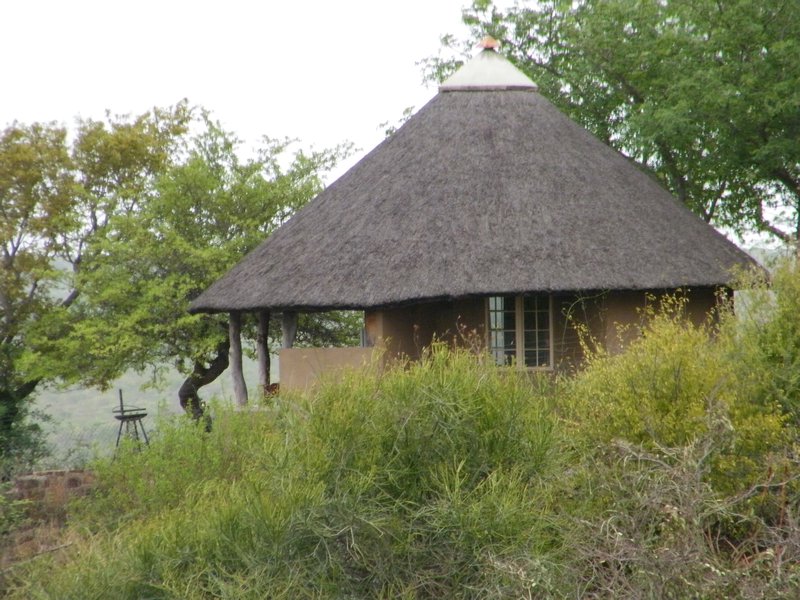 Hut at Olifants with view over valley & river