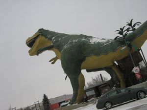 Huge dinosaur in middle of Drumheller