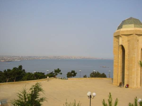 Liberty monument, Baku