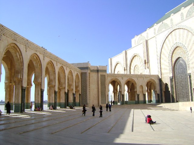 Symmetric arches, left side, Hassan II mosque