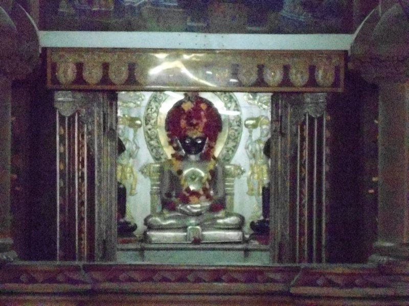 Jain idol