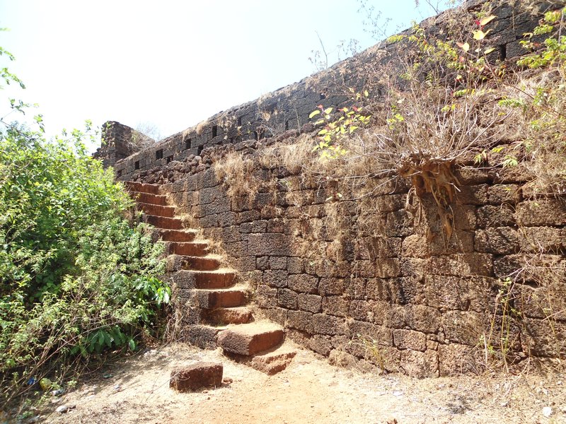 Cabo de Rama: remains of ramparts
