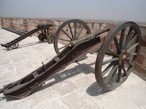 Artillery on the walls