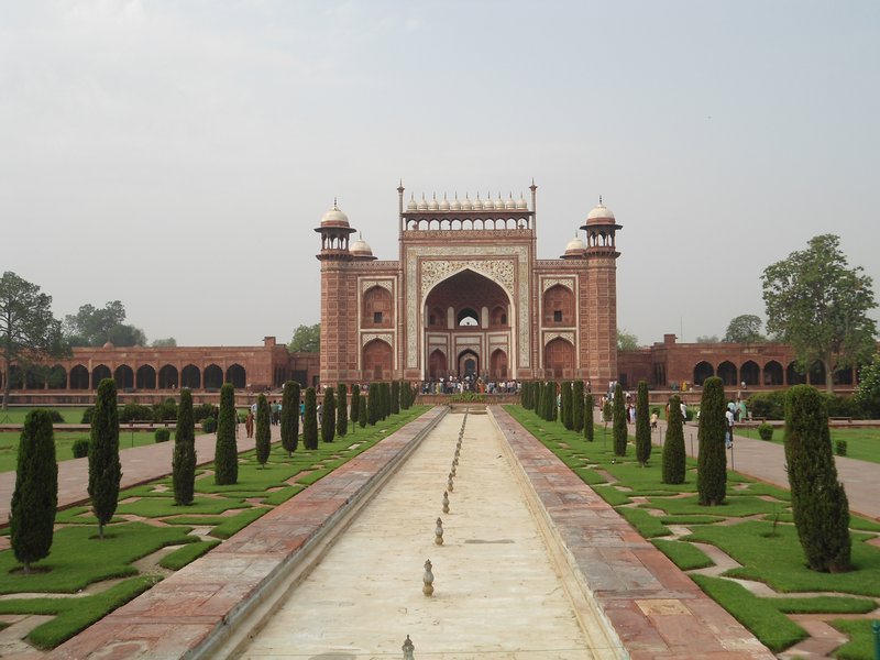The North Gate, from the Taj side