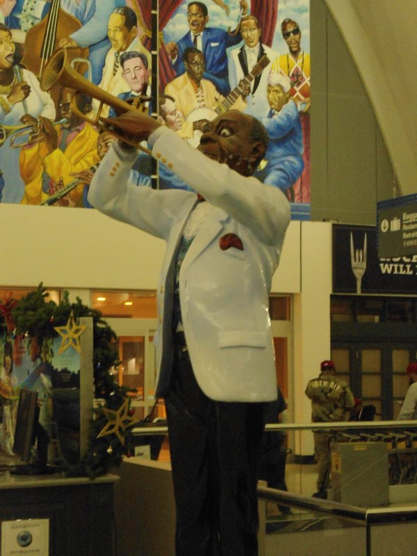 Statue, Louis Armstrong airport