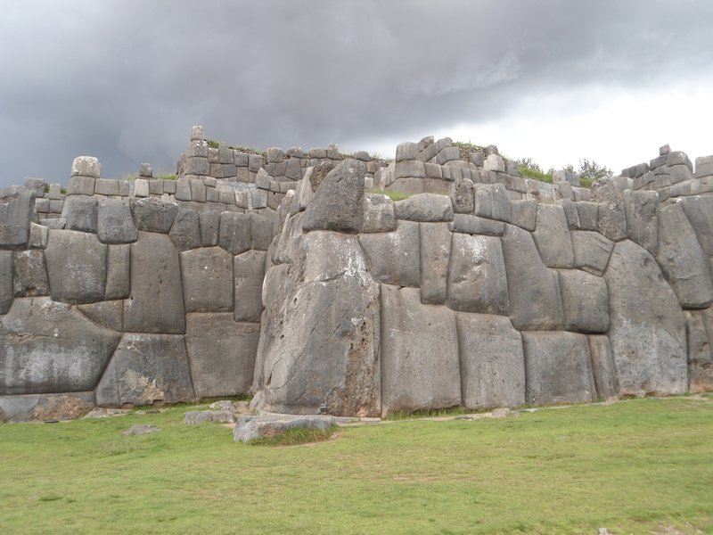 Sacsayhuaman fort projections