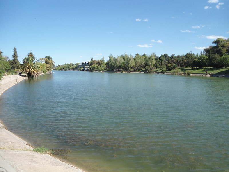 Mendoza park lake