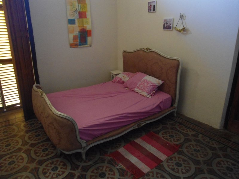 The old school bed, Casa Amarilla