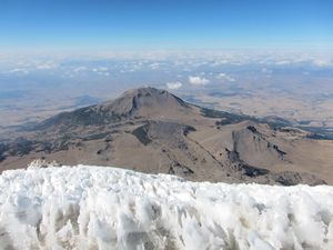 290 Blick vom Gipfel zur Sierra Negra