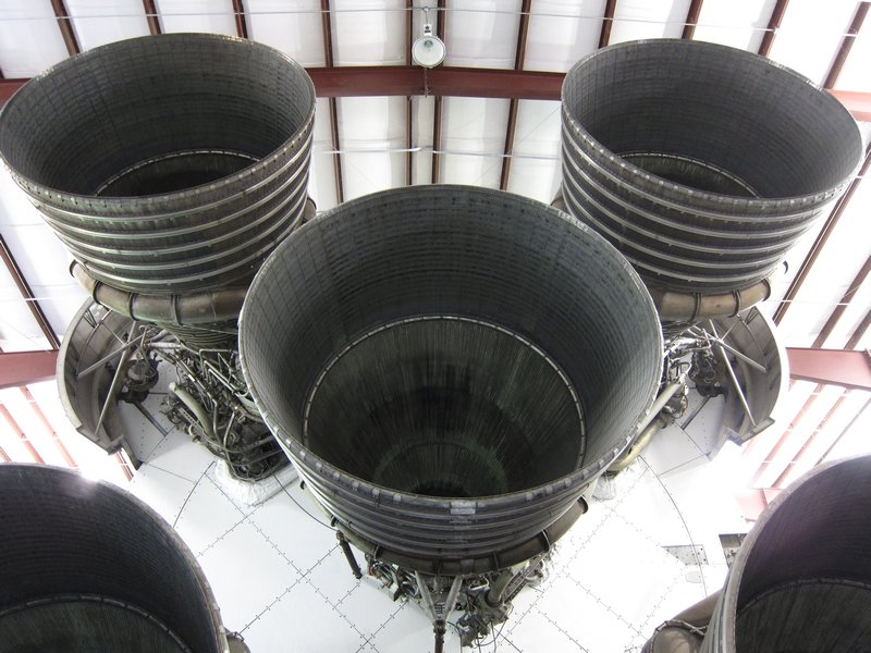 9 Saturn V Mondraketenantriebe