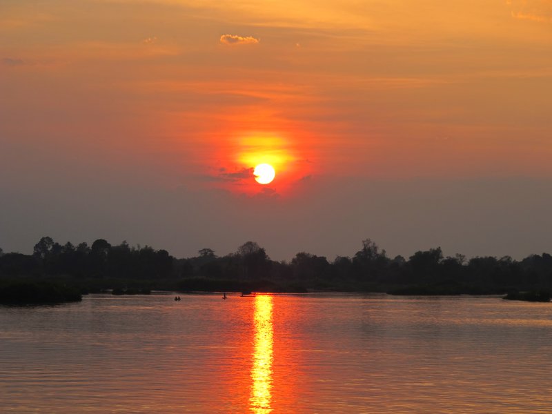 Sunset over the Mekong, Si Phan Dhon