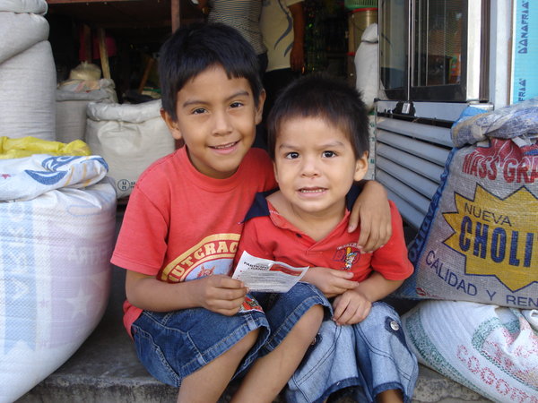 Some cute kids in the market in Nazca