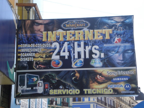 Internet cafe in La Paz